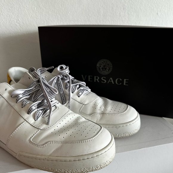 Men's Authentic Versace White w/Logo - Picture 4 of 9
